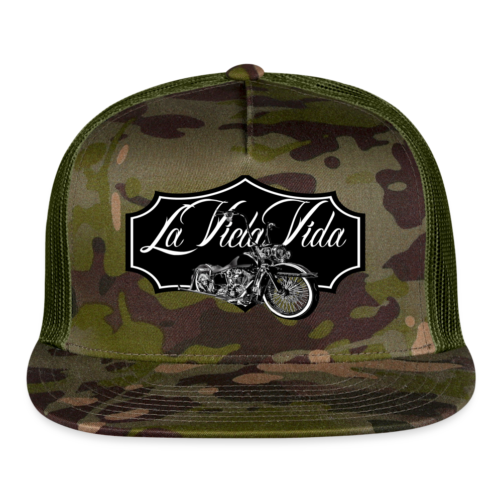 Badge = Trucker Cap - MultiCam\green