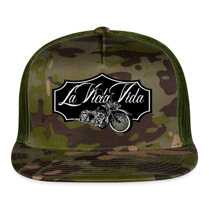 Badge = Trucker Cap - MultiCam\green