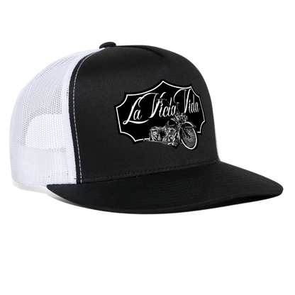 Badge = Trucker Cap - black/white