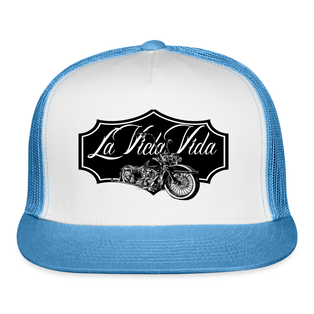 Badge = Trucker Cap - white/blue